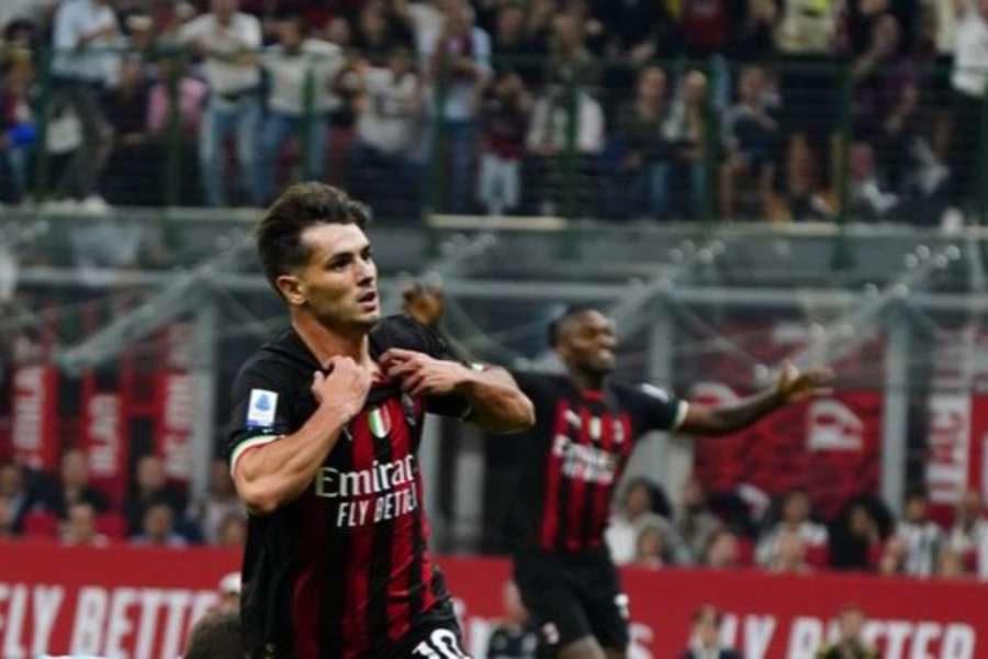 Brahim Díaz celebra un gol en el San Siro ante la Juventus