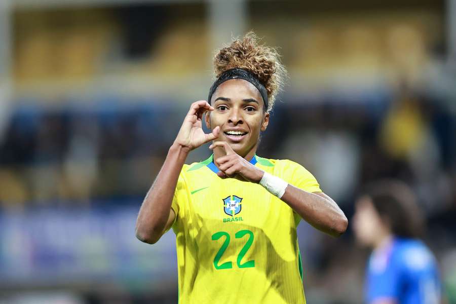 Luany fez o gol da vitória da Seleção Brasileira feminina Luany fez o gol da vitória da Seleção Brasileira feminina