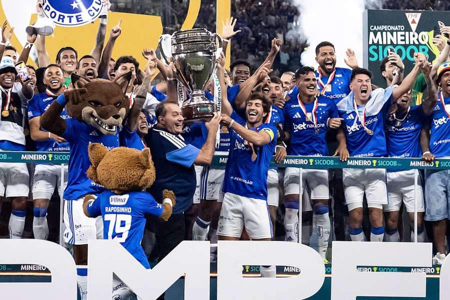 Cruzeiro é o atual campeão mineiro e defenderá a taça em 2027 Cruzeiro é o atual campeão mineiro e defenderá a taça em 2027
