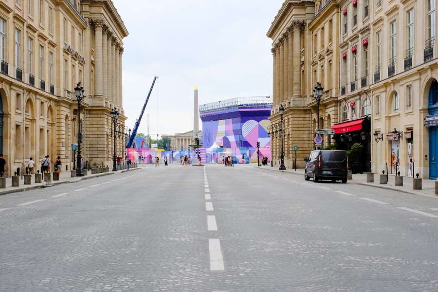 La place de la Concorde attend le début des Jeux paralympiques. 