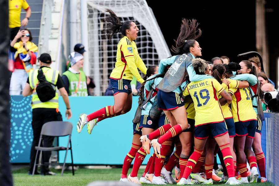 Colombia celebrate Caicedo's goal