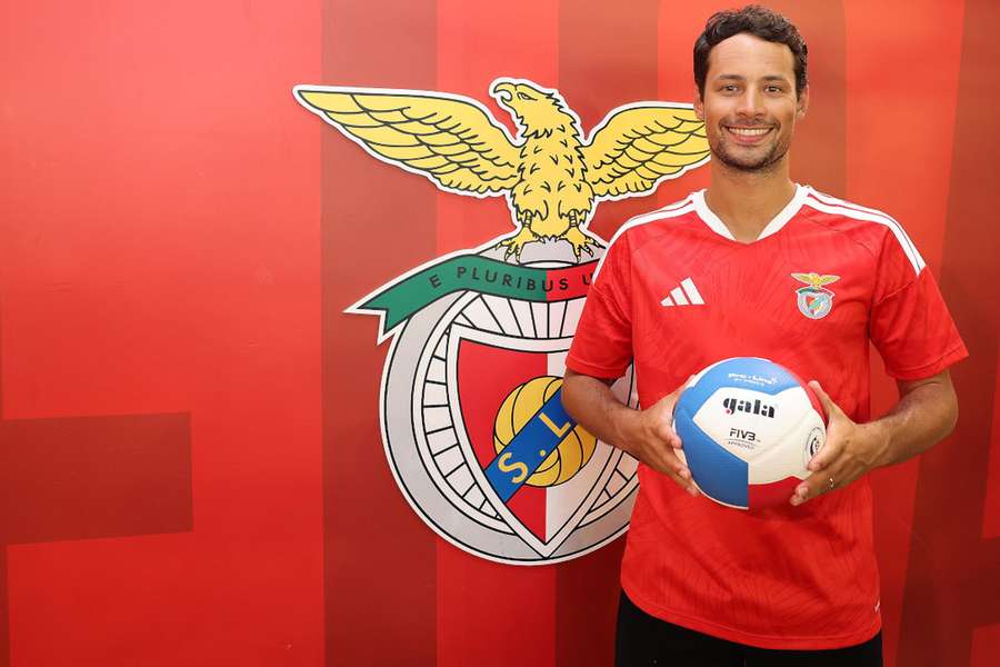Bernardo Silva renovou com o Benfica Bernardo Silva renovou com o Benfica