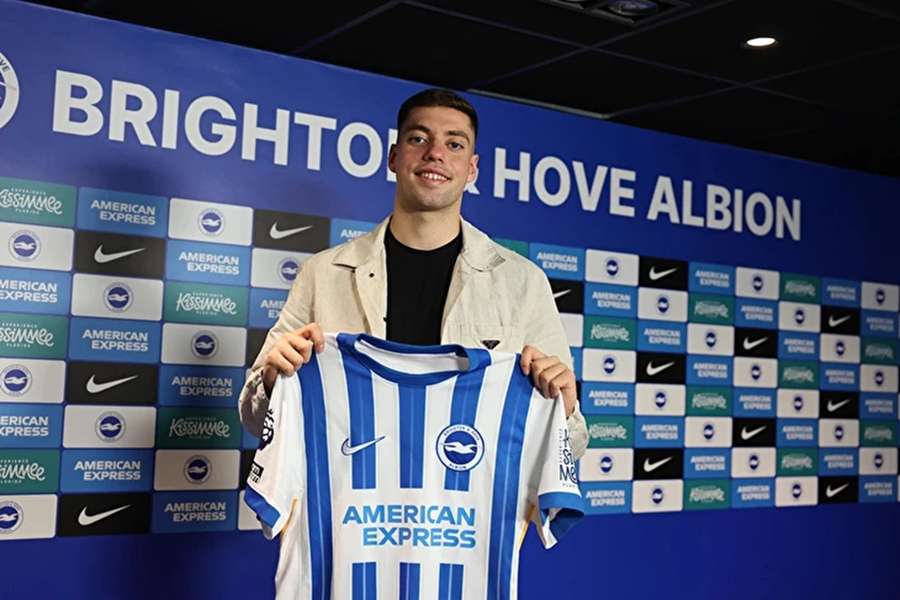 Brighton ulovil další velkou rybu. Vyhrál přetahovanou o 20letou útočnou hvězdu z Řecka