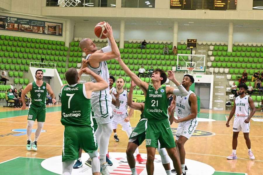 Basquetebol: F. C. Porto perde na Turquia e falha apuramento direto na Taça  da Europa