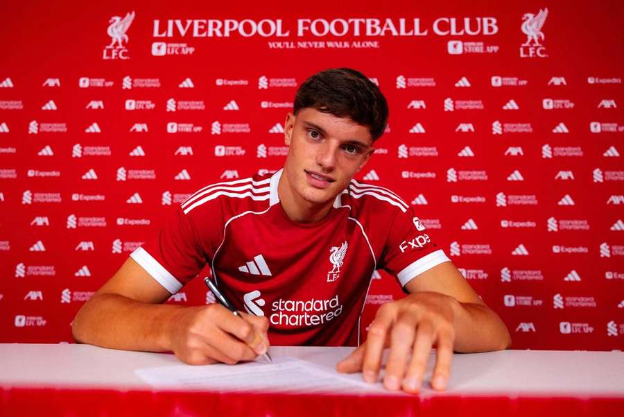 Leoni už je hráčem Liverpoolu.