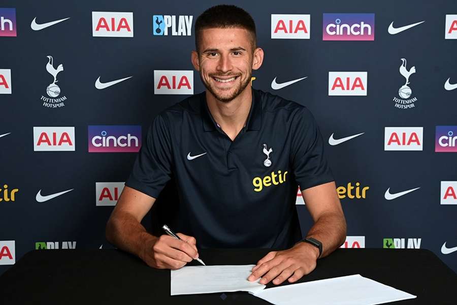 Guglielmo Vicario has joined Spurs from Empoli