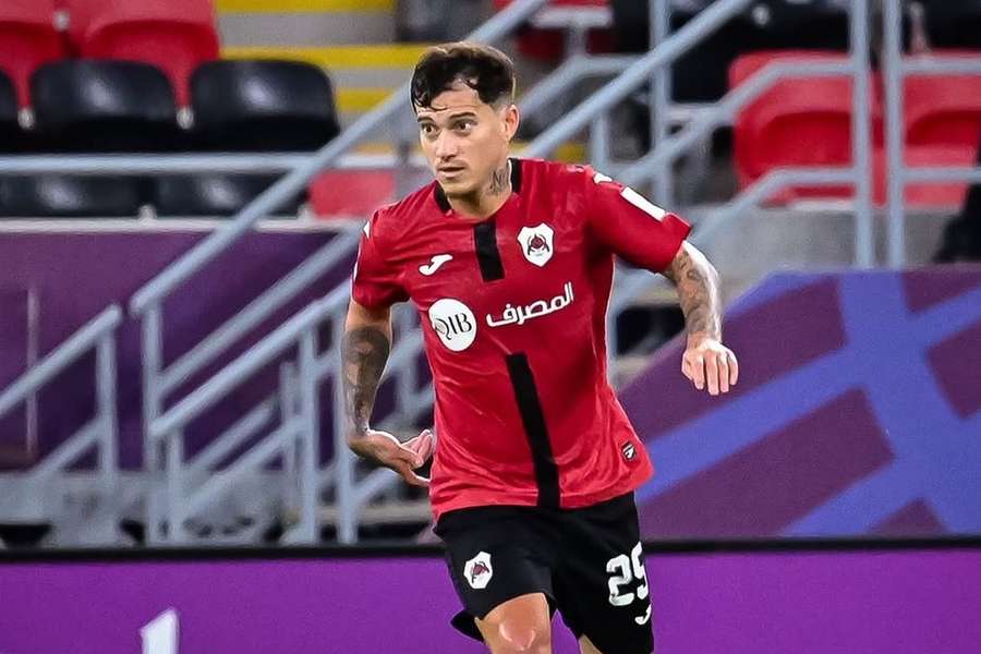 Otávio em destaque na partida Otávio em destaque na partida