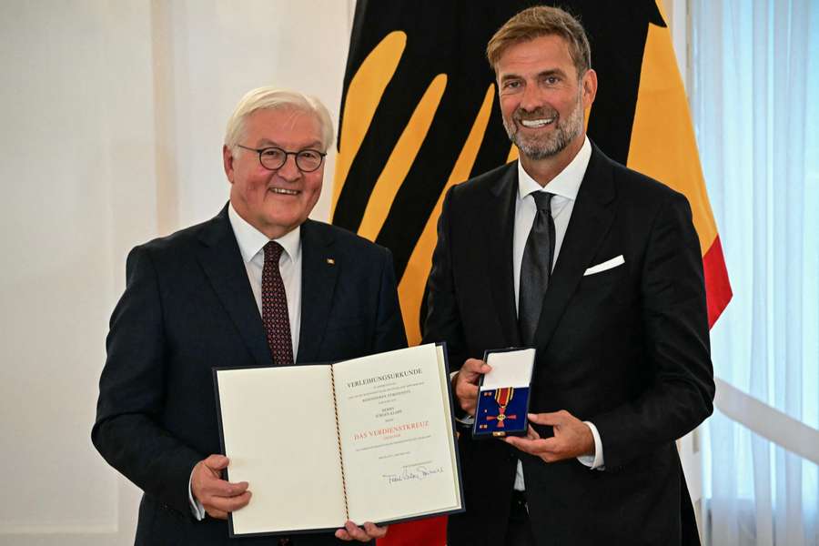 Jürgen Klopp zusammen mit Bundespräsident Frank-Walter Steinmeier.