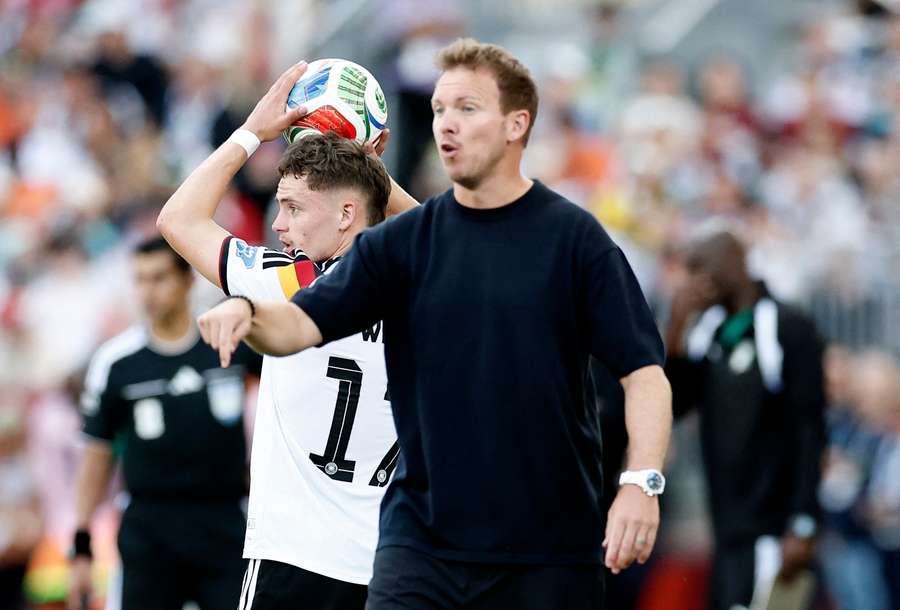 Julian Nagelsmann issues instructions