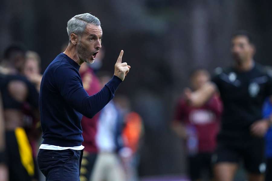 Carlos Vicens quer usar confiança do triunfo europeu para ganhar em Alvalade