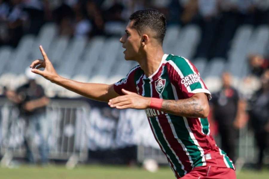 Luan Brito chega emprestado por época e meia