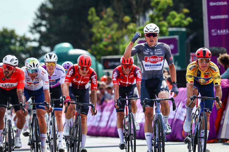Jasper Philipsen vence na Bélgica