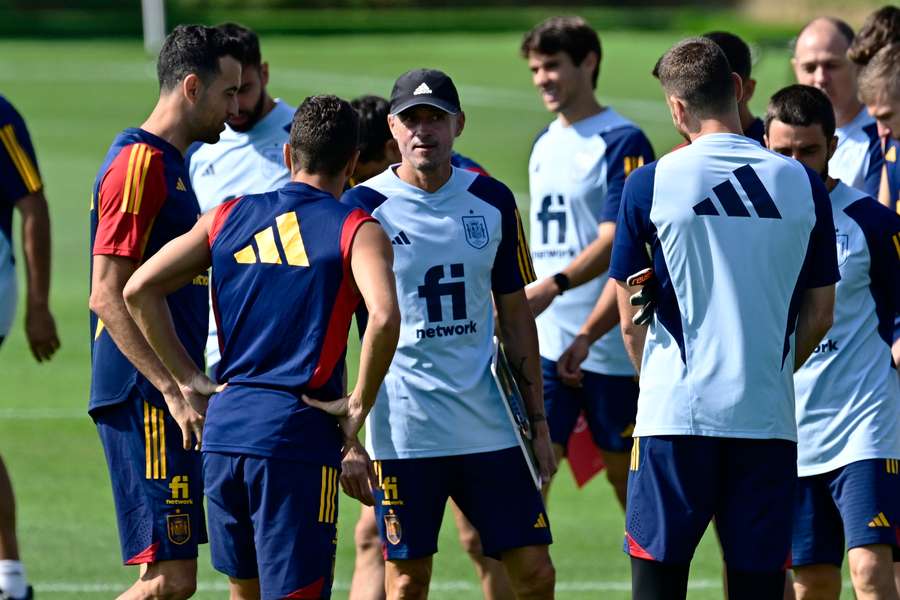 Luis Enrique et l'équipe espagnole à l'entraînement.