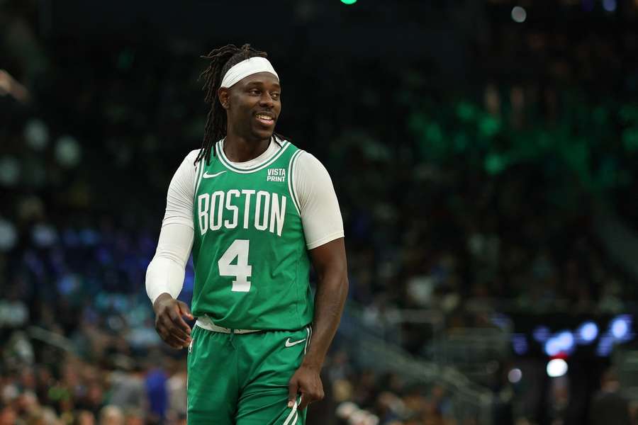 Jrue Holiday seguirá en los Celtics los próximos cuatro años.