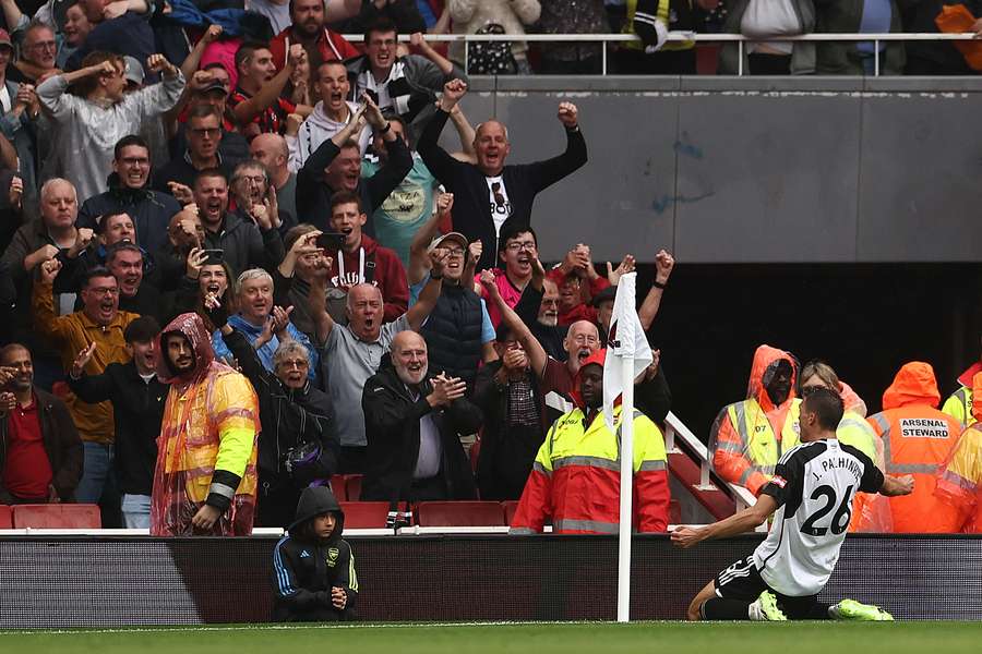 João Palhinha festeja o segundo golo do Fulham frente ao Arsenal