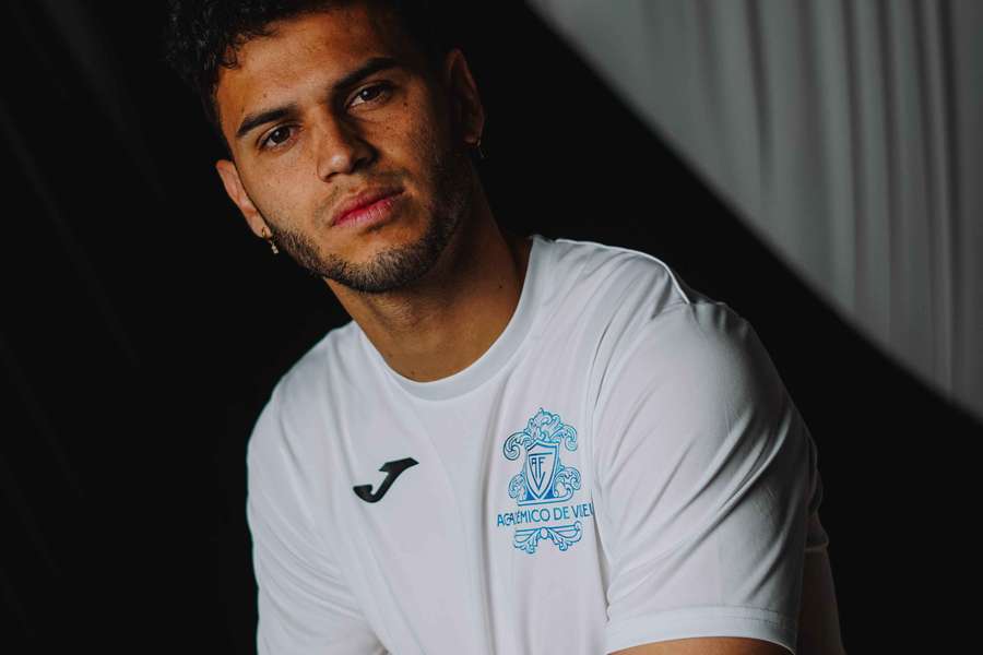 Cristian Ferreira com a nova camisola Cristian Ferreira com a nova camisola