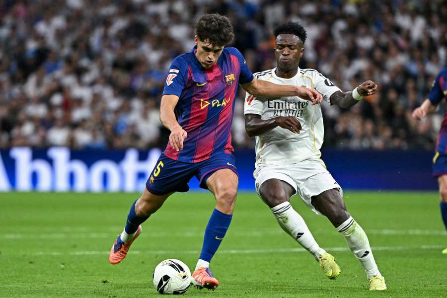 Cubarsí et Vinicius, lors du Clásico de La Liga