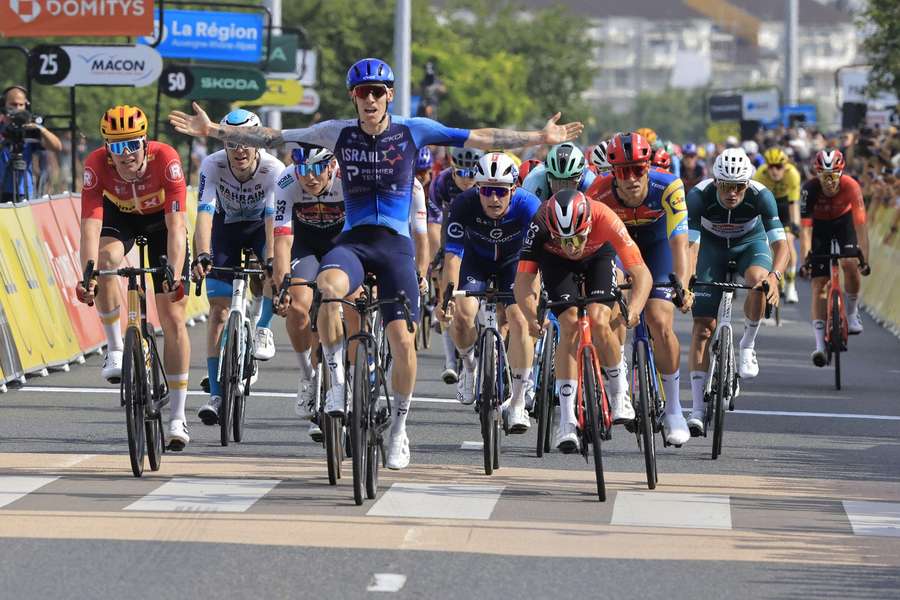 Evenepoel pozostaje liderem Criterium du Dauphine, Stewart wygrał piąty etap