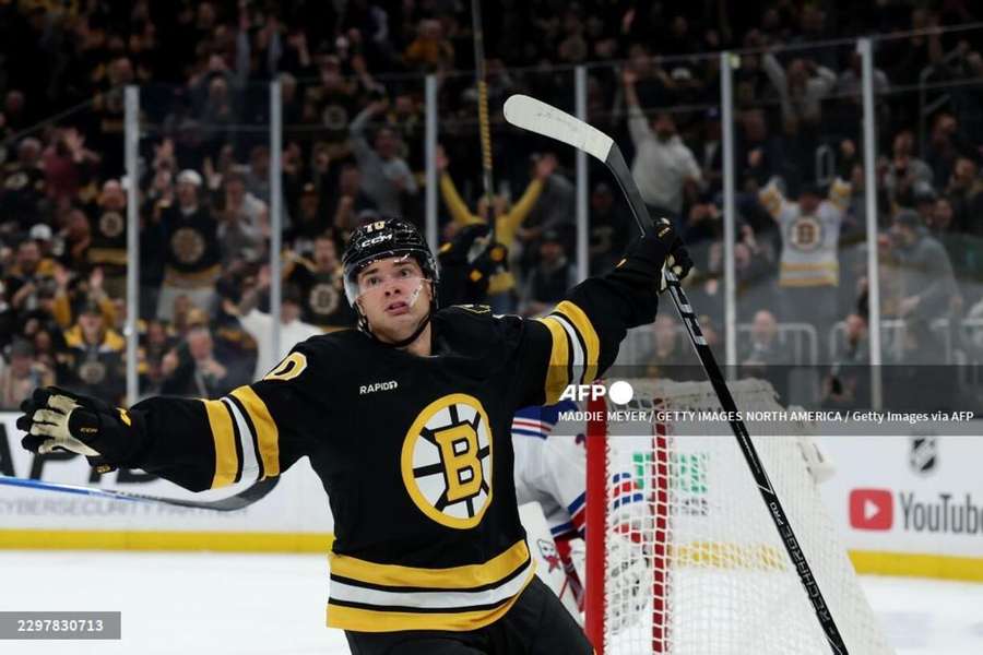 JJ Peterka feierte ein Traum-Debüt in der NHL für die Boston Bruins JJ Peterka feierte ein Traum-Debüt in der NHL für die Boston Bruins