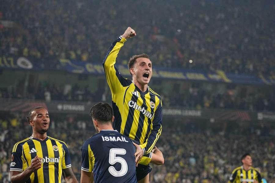 Kerem Akturkoglu celebrates his goal