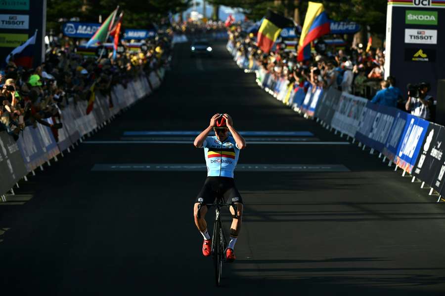 On verra bien Remco Evenepoel en arc-en-ciel en 2022.