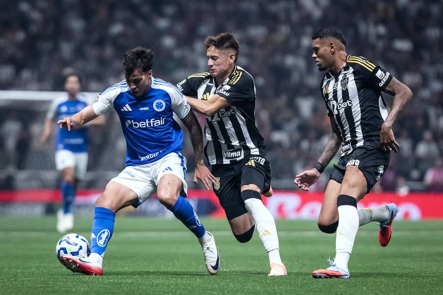 Galo e Cruzeiro ficaram no empate na Arena MRV Galo e Cruzeiro ficaram no empate na Arena MRV