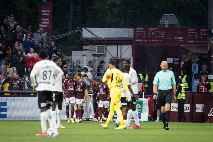 Metz and Reims will head to the second leg all square