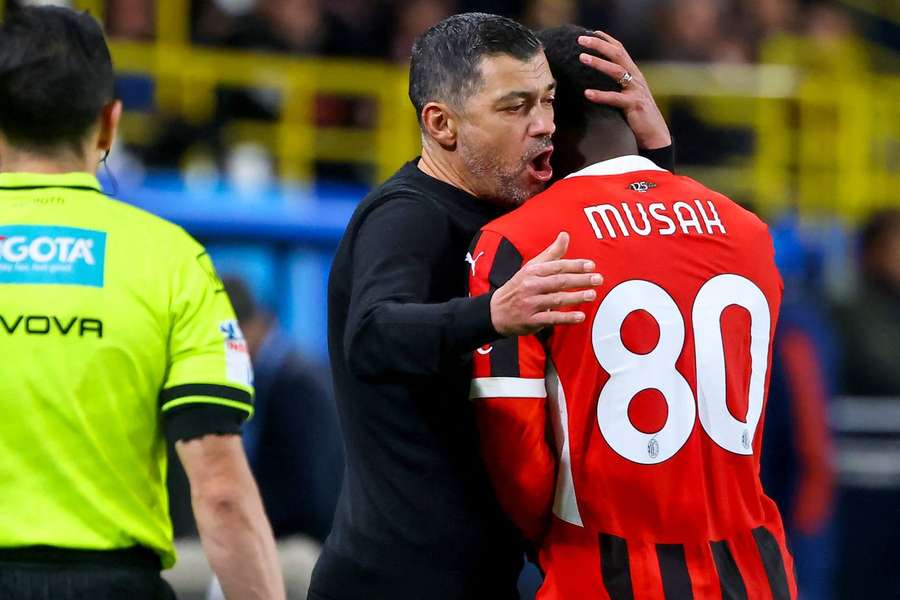 Sérgio Conceição fala com Musah