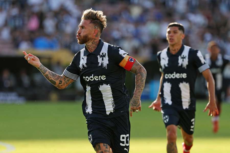 Sergio Ramos se trefil do sítě Interu Milán.