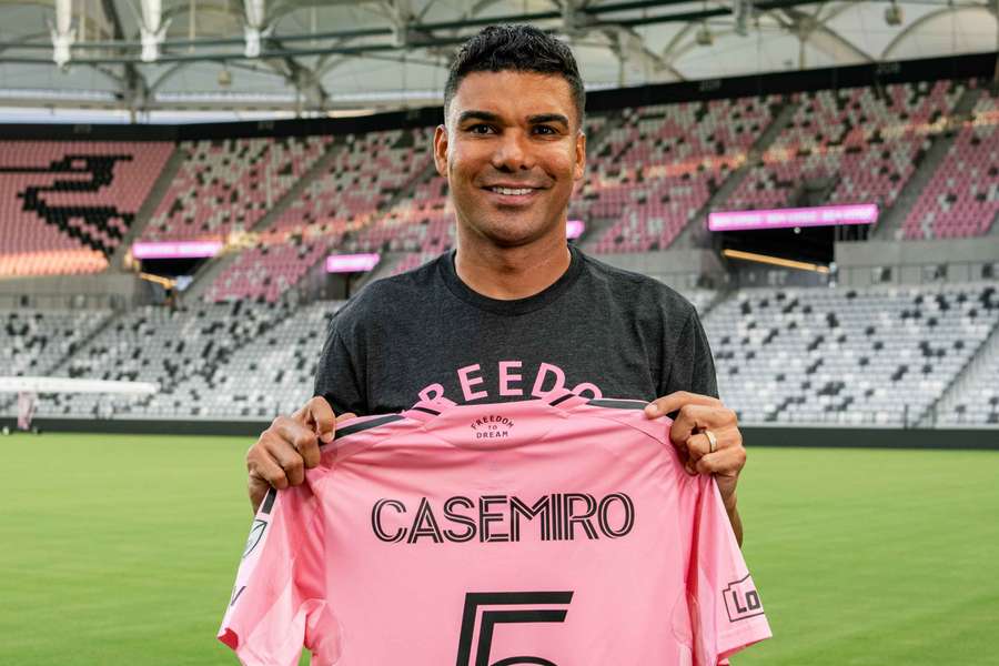 Casemiro com a nova camisa Casemiro com a nova camisa