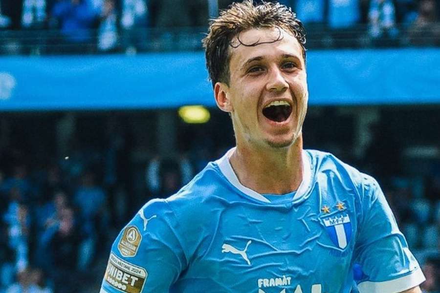 Busuladzi festeja pelo Malmö