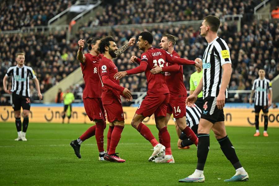 Die Liverpool-Spieler bejubeln das 2:0 durch Cody Gakpo gegen Newcastle