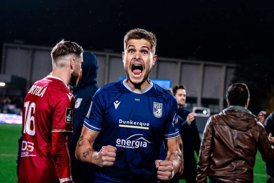 Diogo Queirós celebra triunfo do Dunquerque