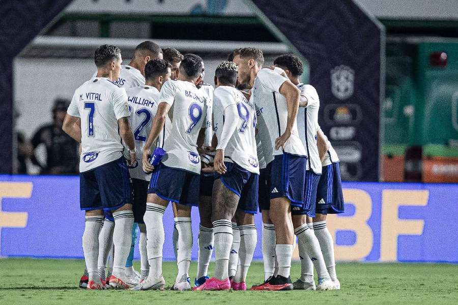 Cruzeiro arrancou uma grande vitória sobre o Goiás, na Serrinha