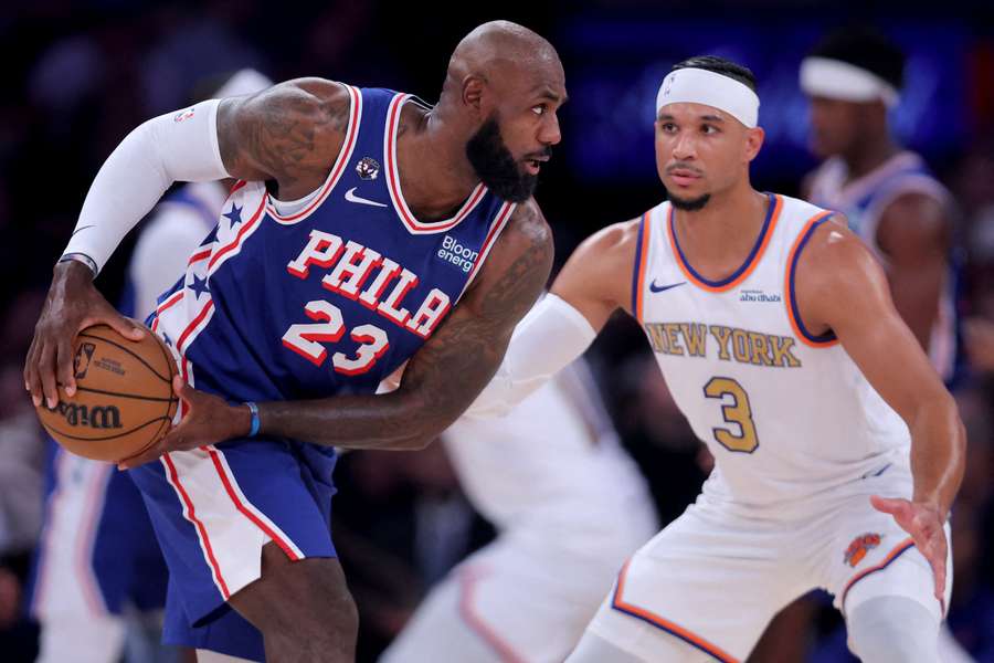 Porażka obrońców tytułu w pierwszym meczu nowego sezonu NBA. Udany debiut LeBrona