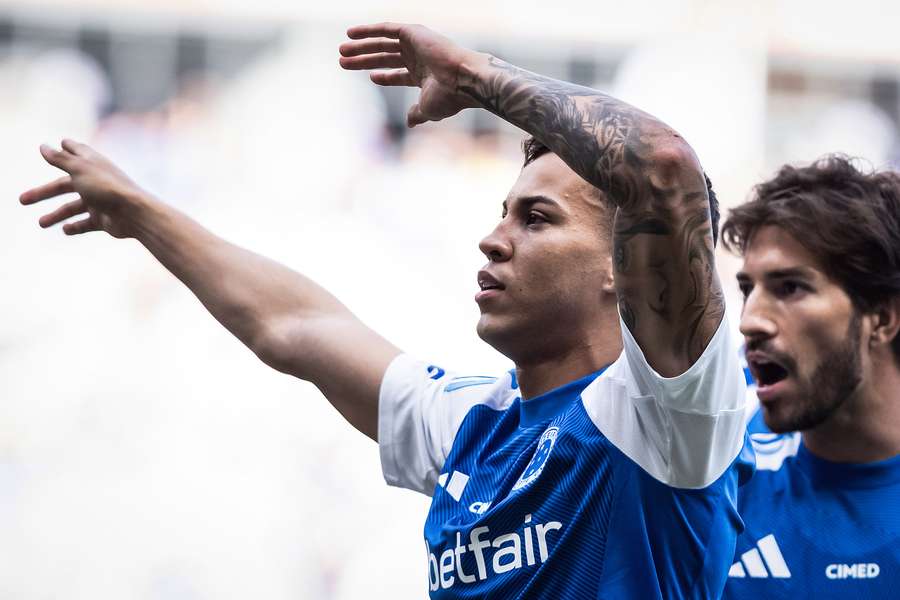Com gol de Kaio Jorge, Cruzeiro perdeu de virada para o Ceará no Brasileirão