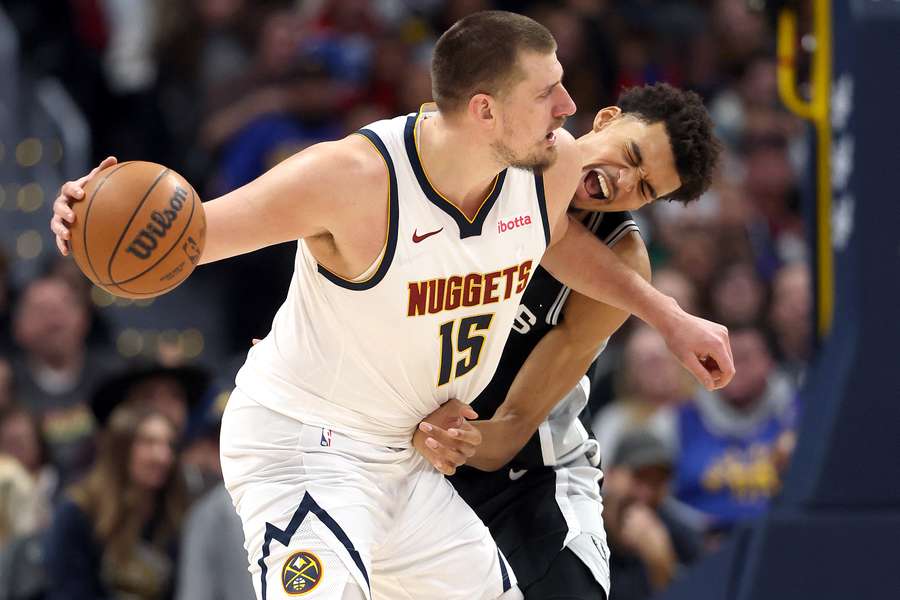 Jokic maîtrise Wembanyama.