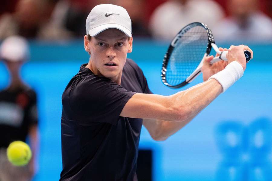 Tennis, Sinner eliminato da Medvedev, le Finals si allontanano