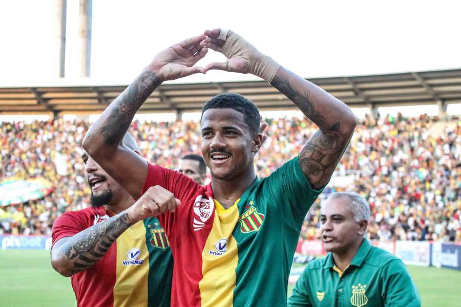 Ygor Catatau foi um dos jogadores liberados após decisão do STJD Ygor Catatau foi um dos jogadores liberados após decisão do STJD