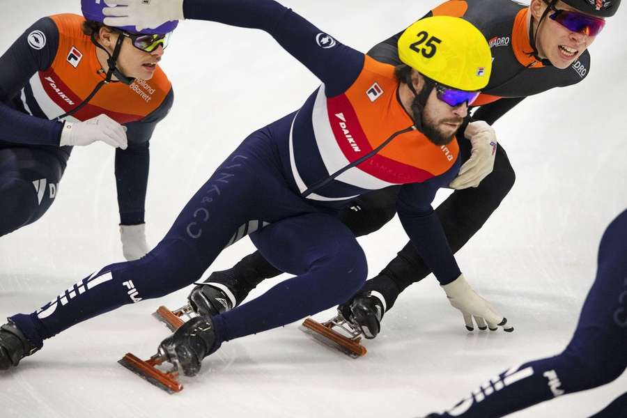 Sjinkie Knegt niet met Nederlandse selectie naar EK shorttrack na teleurstellend NK