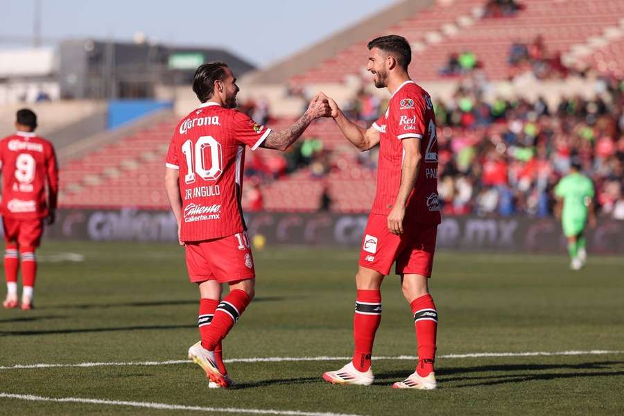 Paulinho foi o grande destaque do triunfo do Toluca
