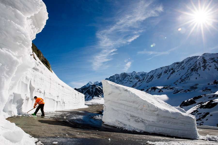 Giro-arrangører må aflyse "klatre-tur" til legendarisk bjerg: For meget sne