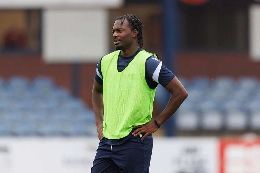 Matai Akinmboni deixa o Bournemouth por empréstimo