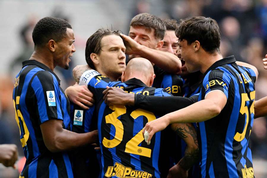 Inter Milán rozhodl v nastaveném čase. Inter Milán rozhodl v nastaveném čase.