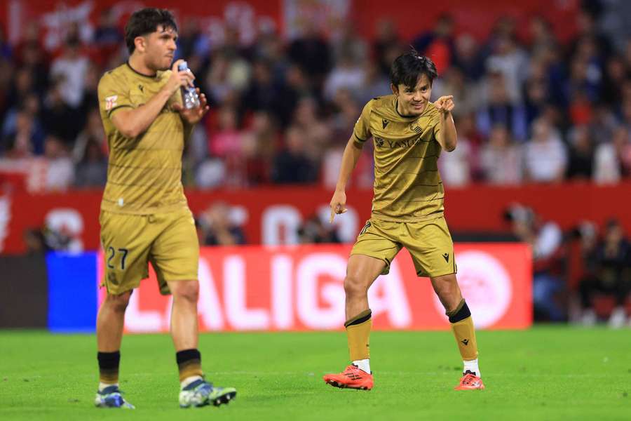 Take Kubo celebra el primer gol de su equipo en Sevilla