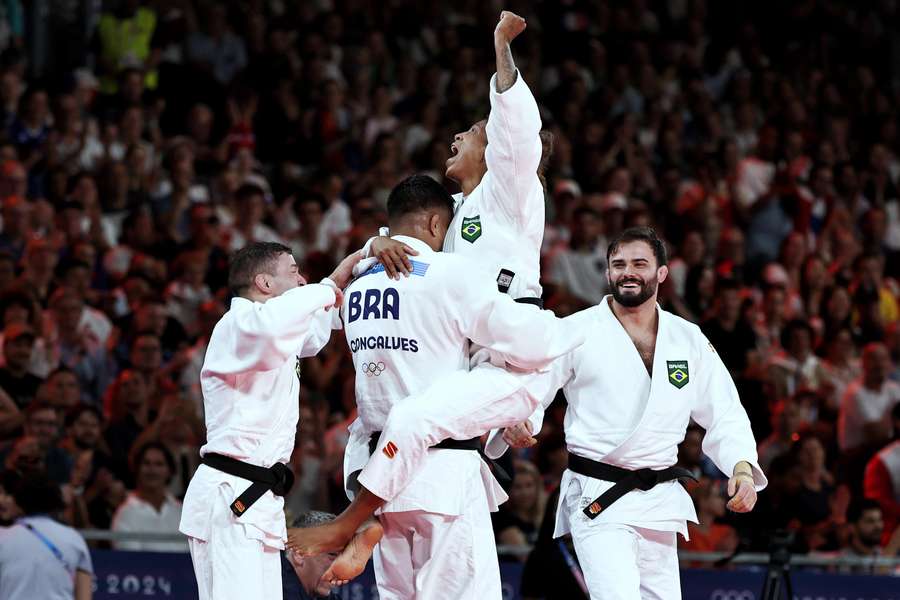 Rafaela Silva foi a responsável pelo ponto que garantiu a medalha