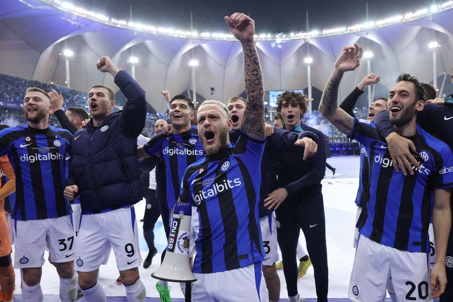 Inter sweep aside old rivals AC Milan to lift Italian Super Cup in Riyadh