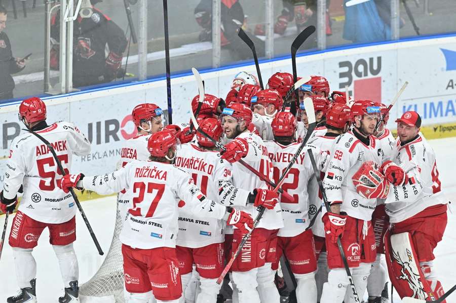 Třinec postupuje do semifinále.