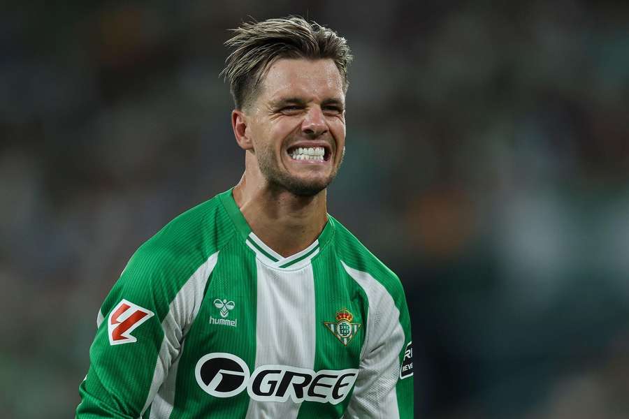 Lo Celso celebrates his goal