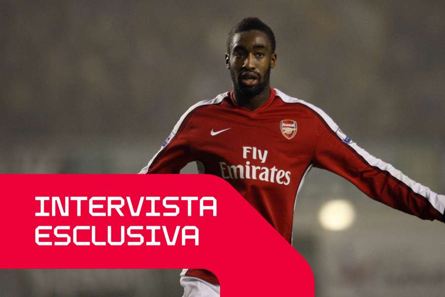 Johan Djourou con la maglia dell'Arsenal